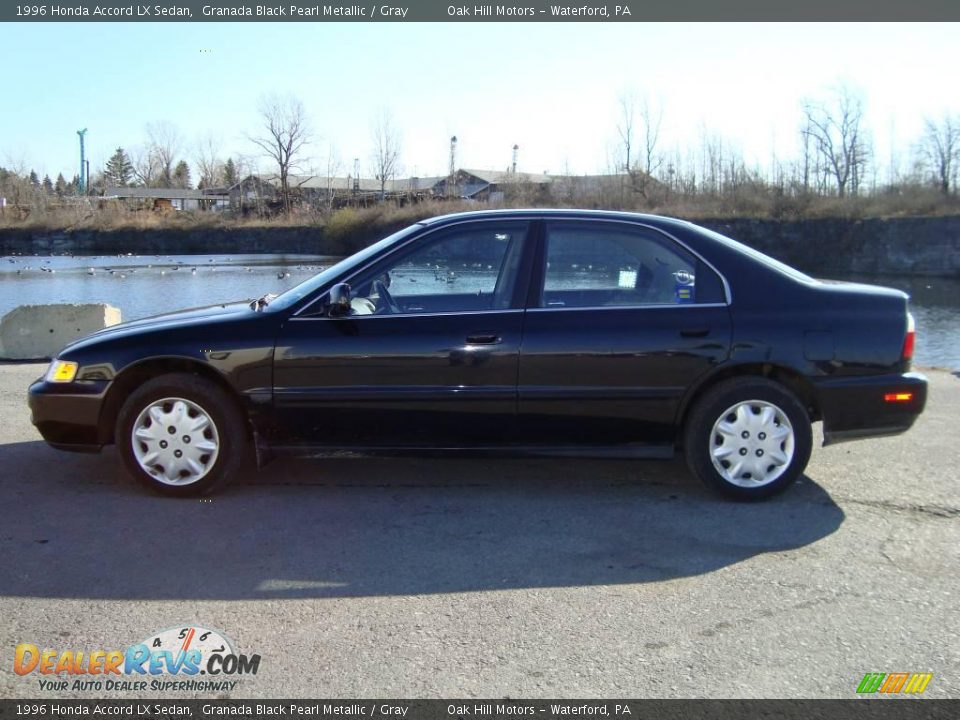 1996 Honda Accord LX Sedan Granada Black Pearl Metallic / Gray Photo #8