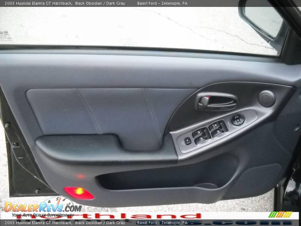 2003 Hyundai Elantra GT Hatchback Black Obsidian / Dark Gray Photo #9