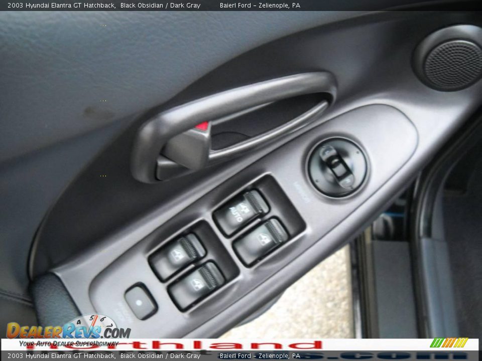 2003 Hyundai Elantra GT Hatchback Black Obsidian / Dark Gray Photo #15