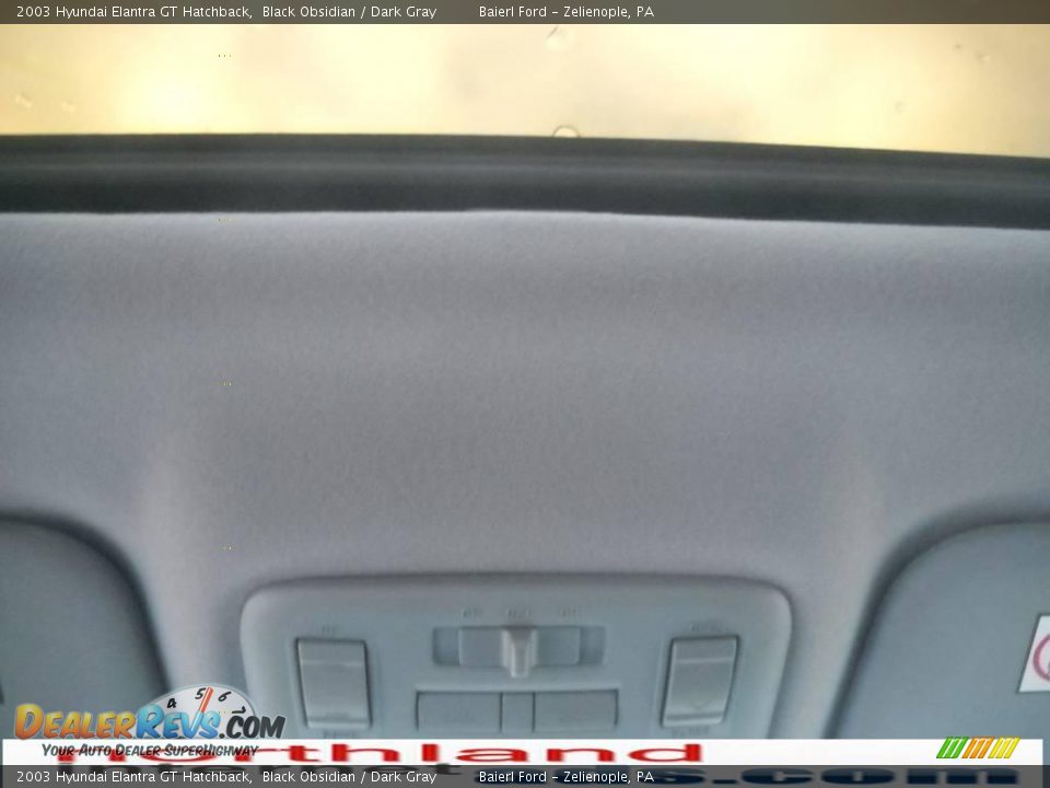 2003 Hyundai Elantra GT Hatchback Black Obsidian / Dark Gray Photo #16