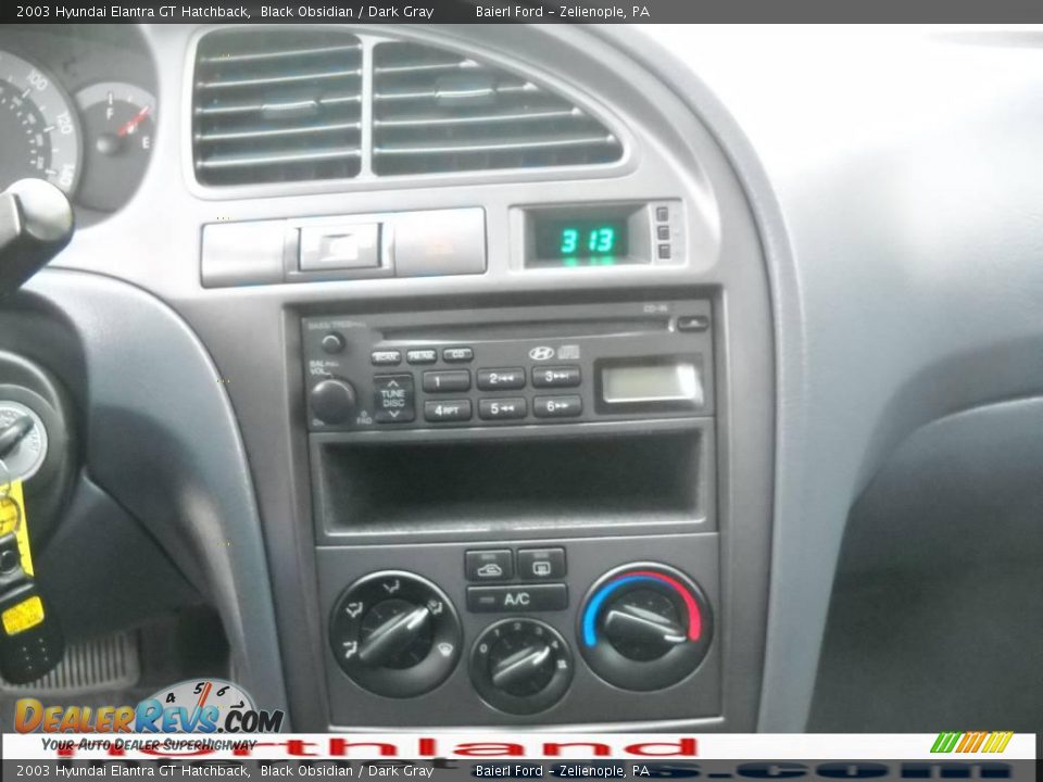 2003 Hyundai Elantra GT Hatchback Black Obsidian / Dark Gray Photo #17