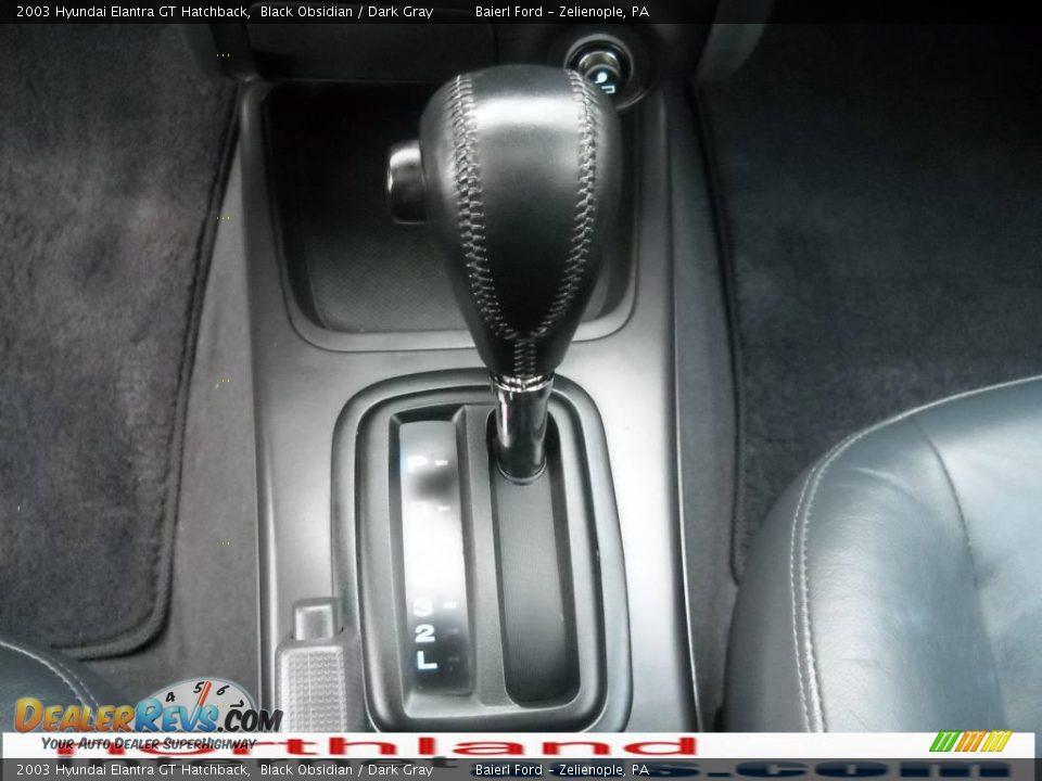 2003 Hyundai Elantra GT Hatchback Black Obsidian / Dark Gray Photo #18
