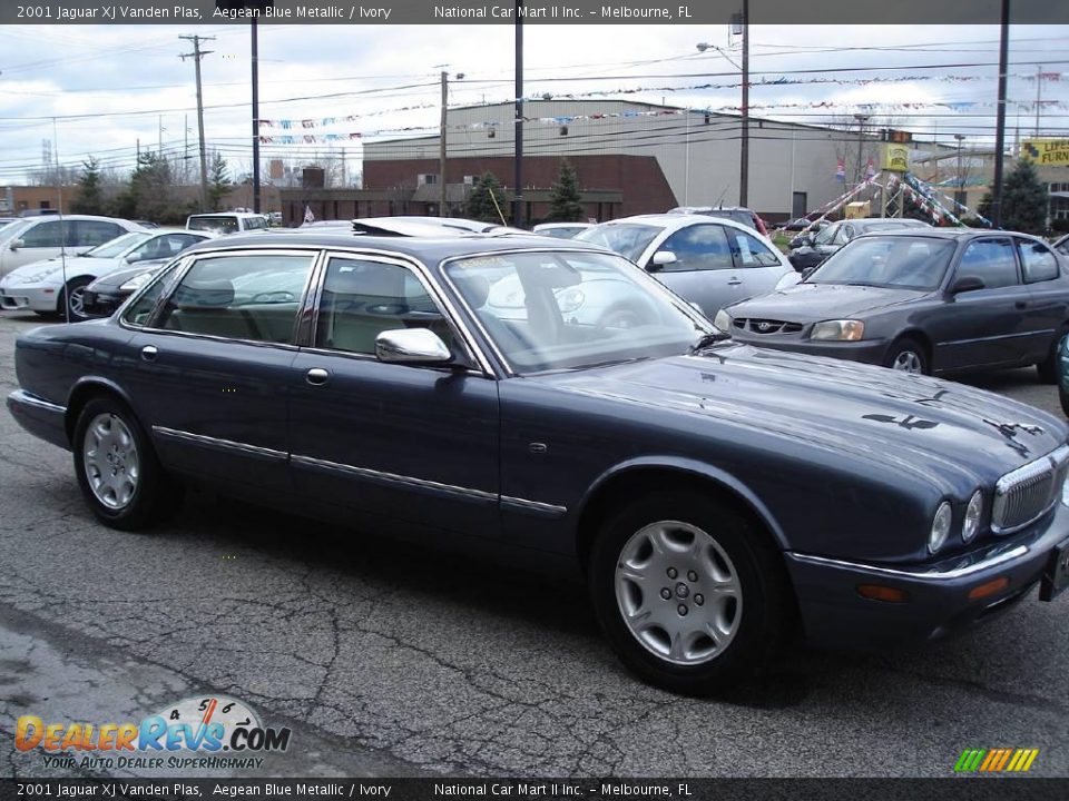 2001 Jaguar XJ Vanden Plas Aegean Blue Metallic / Ivory Photo #4