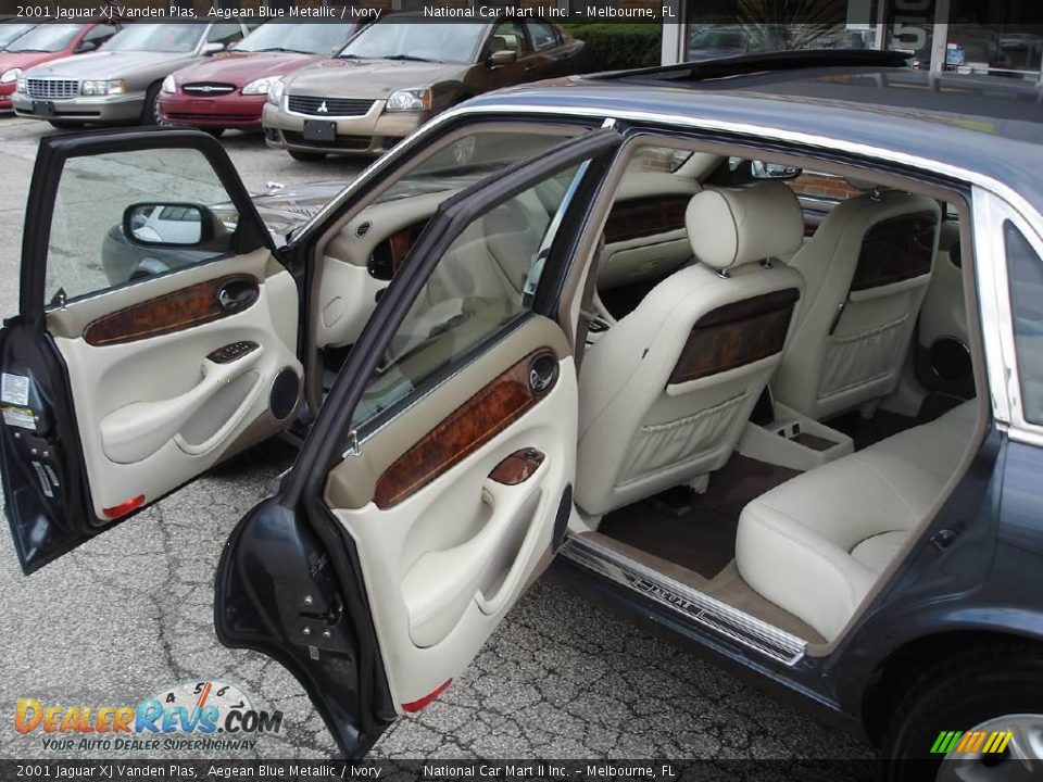 2001 Jaguar XJ Vanden Plas Aegean Blue Metallic / Ivory Photo #9