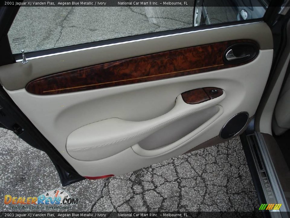 2001 Jaguar XJ Vanden Plas Aegean Blue Metallic / Ivory Photo #12