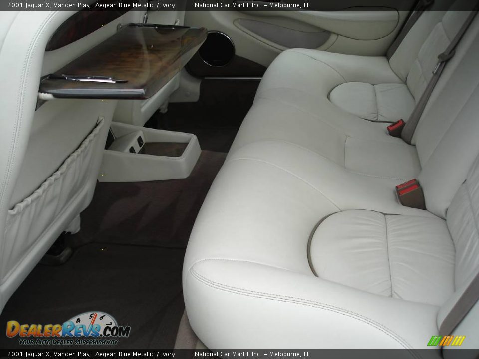 2001 Jaguar XJ Vanden Plas Aegean Blue Metallic / Ivory Photo #13