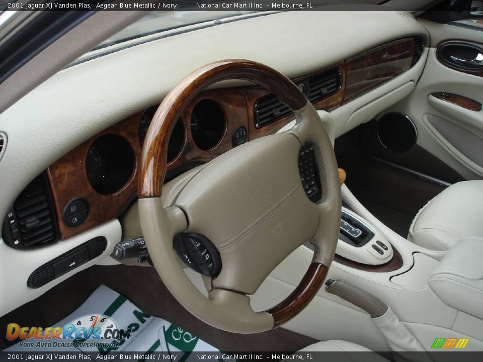 2001 Jaguar XJ Vanden Plas Aegean Blue Metallic / Ivory Photo #17