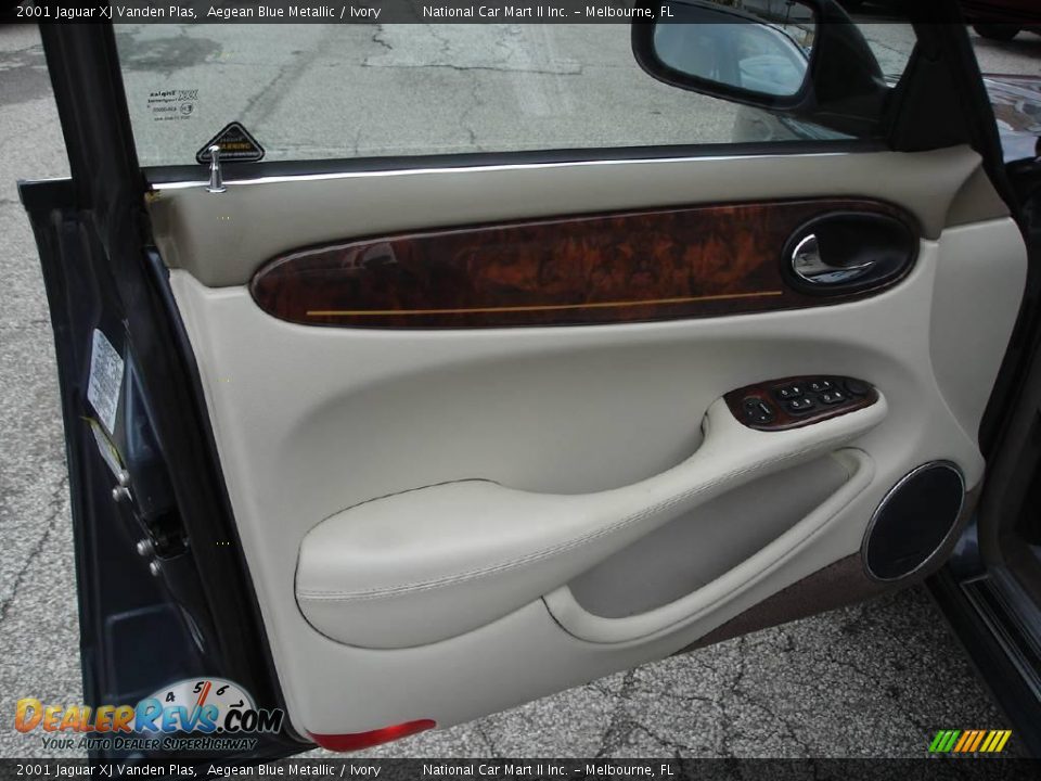 2001 Jaguar XJ Vanden Plas Aegean Blue Metallic / Ivory Photo #18