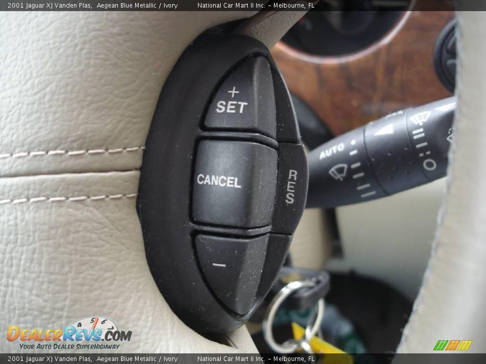 2001 Jaguar XJ Vanden Plas Aegean Blue Metallic / Ivory Photo #22