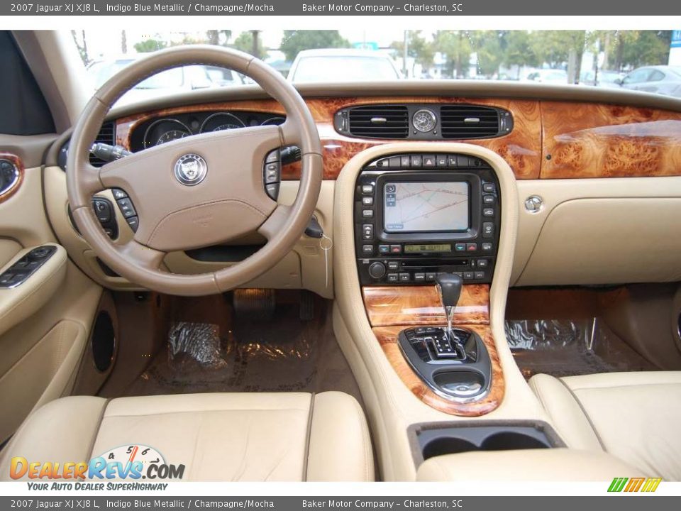 2007 Jaguar XJ XJ8 L Indigo Blue Metallic / Champagne/Mocha Photo #3