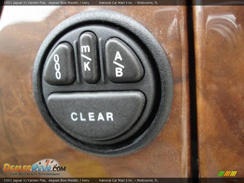 2001 Jaguar XJ Vanden Plas Aegean Blue Metallic / Ivory Photo #26