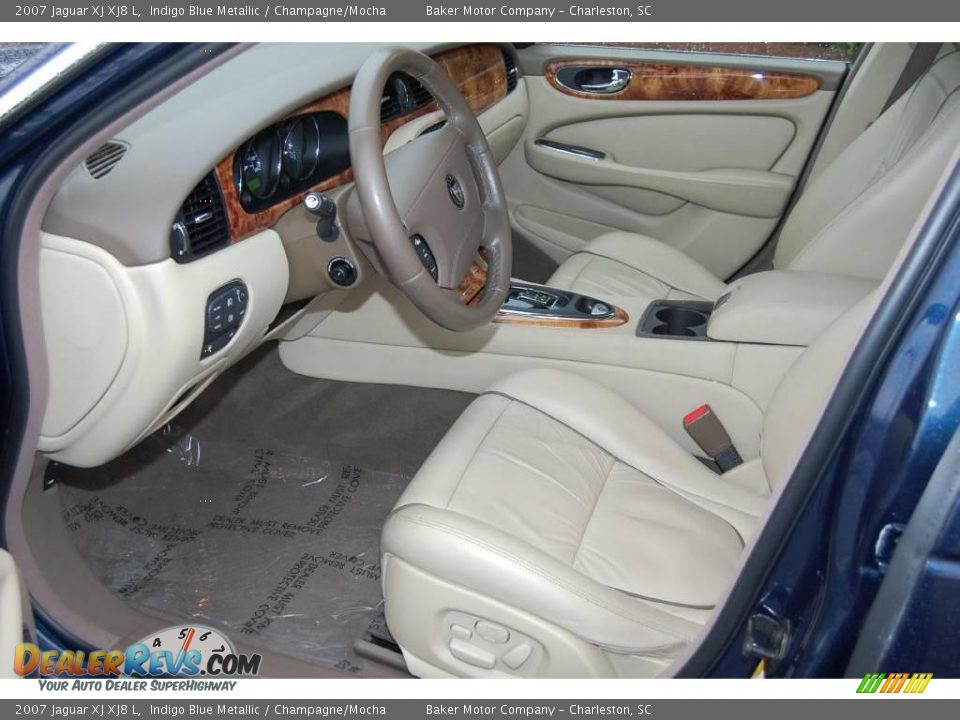 2007 Jaguar XJ XJ8 L Indigo Blue Metallic / Champagne/Mocha Photo #5