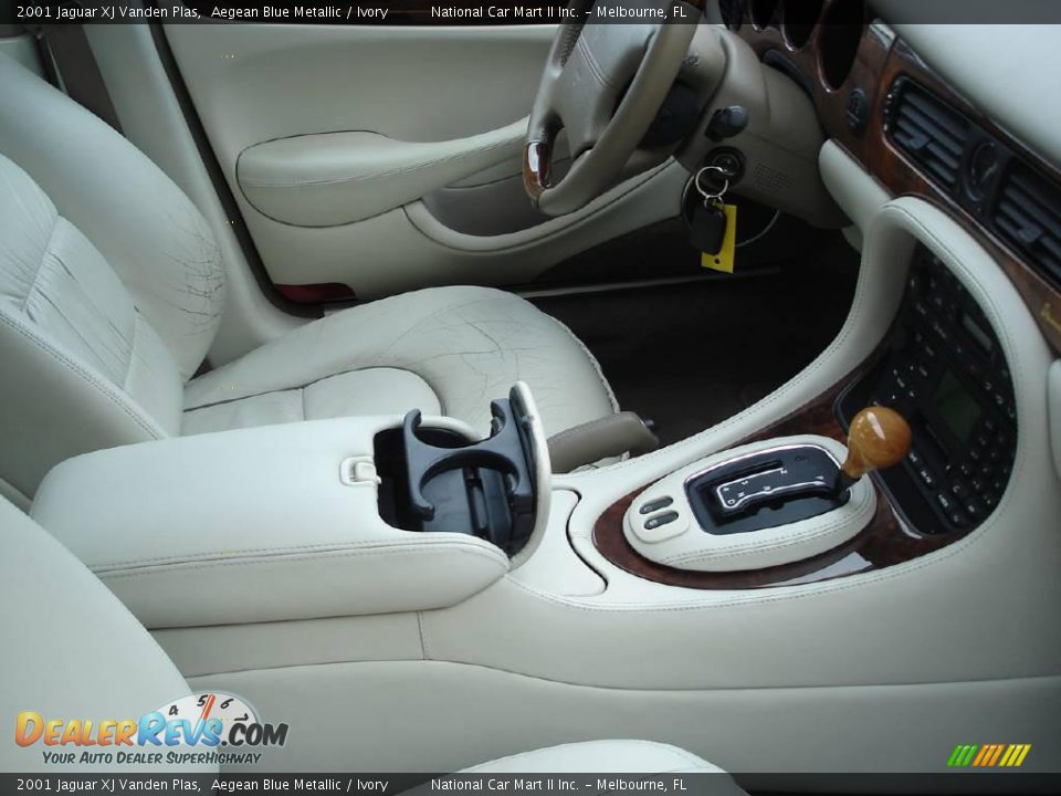 2001 Jaguar XJ Vanden Plas Aegean Blue Metallic / Ivory Photo #32