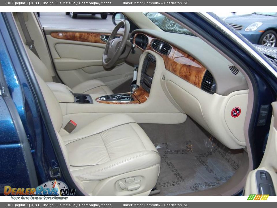 2007 Jaguar XJ XJ8 L Indigo Blue Metallic / Champagne/Mocha Photo #12