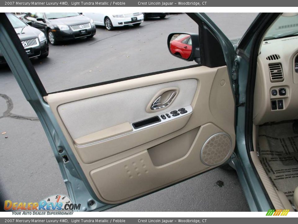 2007 Mercury Mariner Luxury 4WD Light Tundra Metallic / Pebble Photo #12