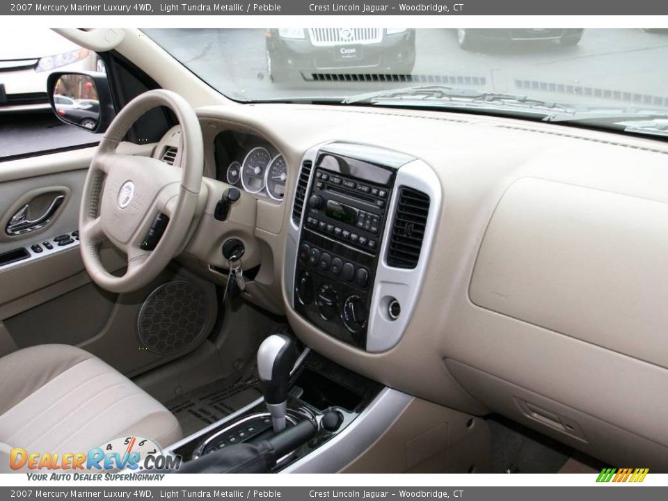 2007 Mercury Mariner Luxury 4WD Light Tundra Metallic / Pebble Photo #13
