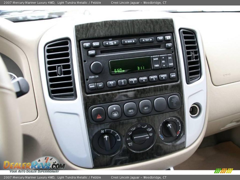 2007 Mercury Mariner Luxury 4WD Light Tundra Metallic / Pebble Photo #18