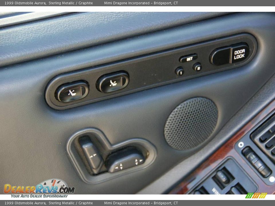 1999 Oldsmobile Aurora Sterling Metallic / Graphite Photo #12