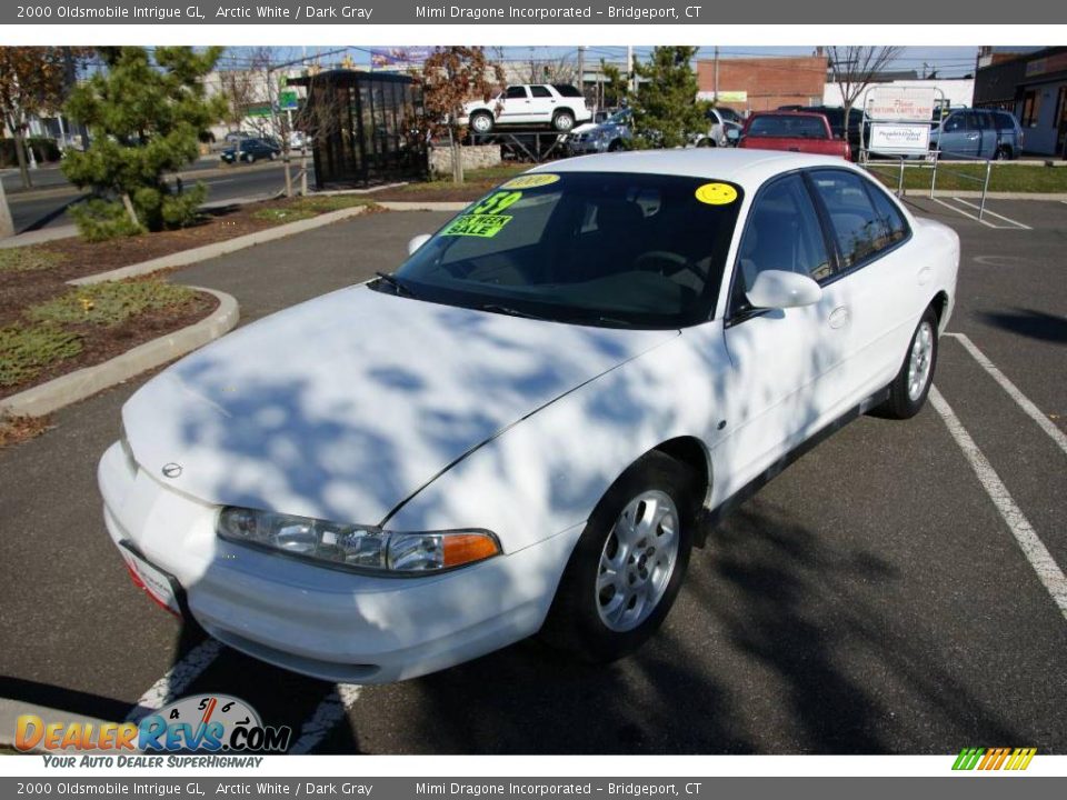 2000 Oldsmobile Intrigue GL Arctic White / Dark Gray Photo #1
