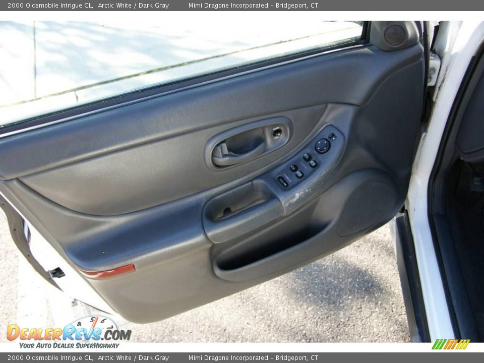 2000 Oldsmobile Intrigue GL Arctic White / Dark Gray Photo #9