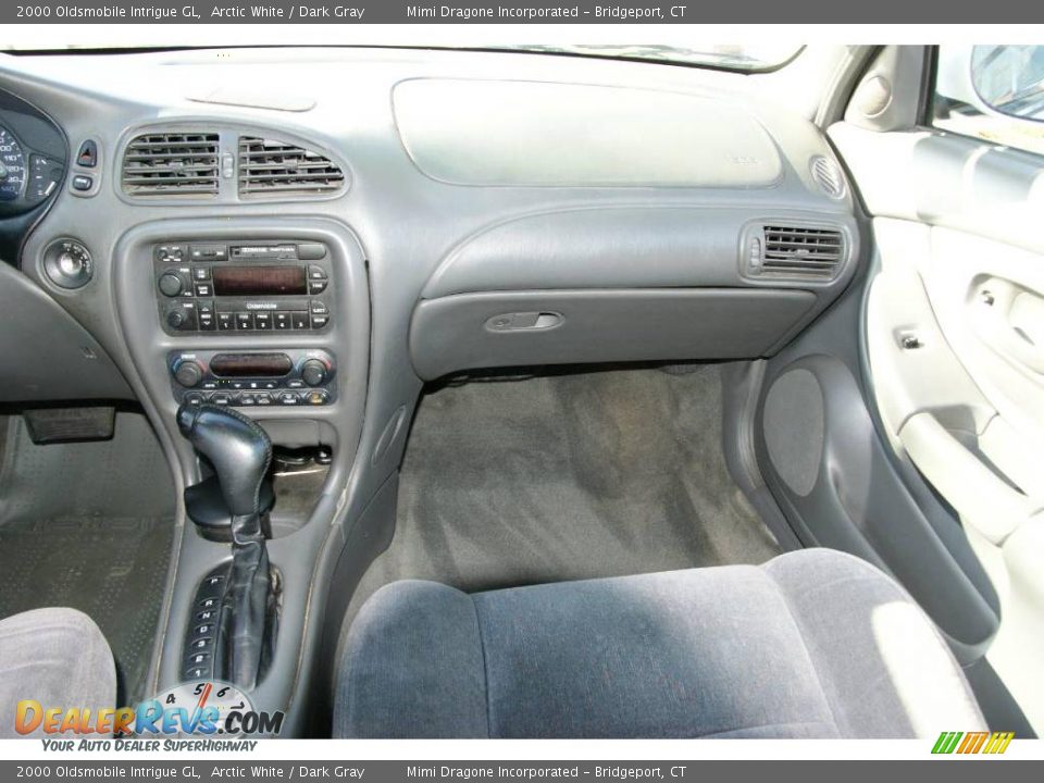 2000 Oldsmobile Intrigue GL Arctic White / Dark Gray Photo #13