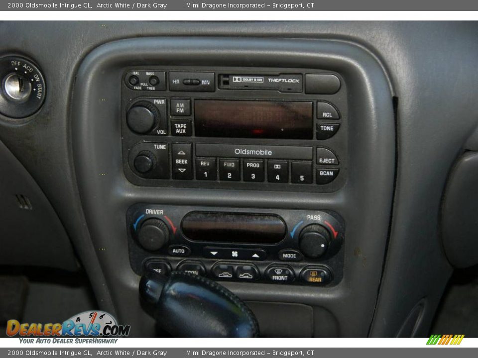 2000 Oldsmobile Intrigue GL Arctic White / Dark Gray Photo #14