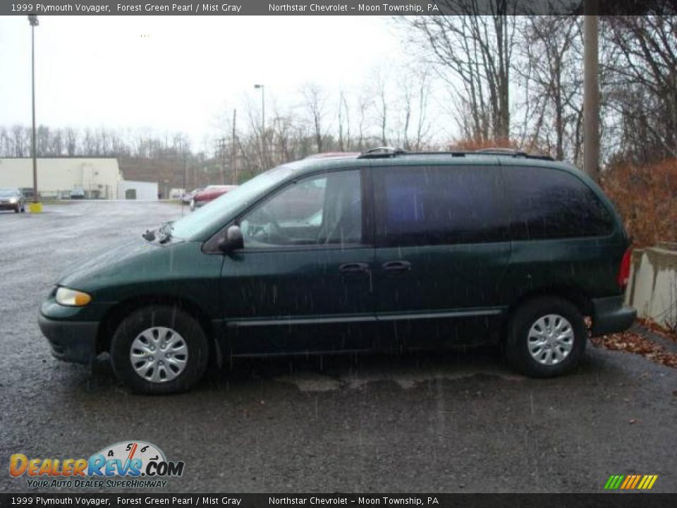 1999 Plymouth Voyager Forest Green Pearl / Mist Gray Photo #4