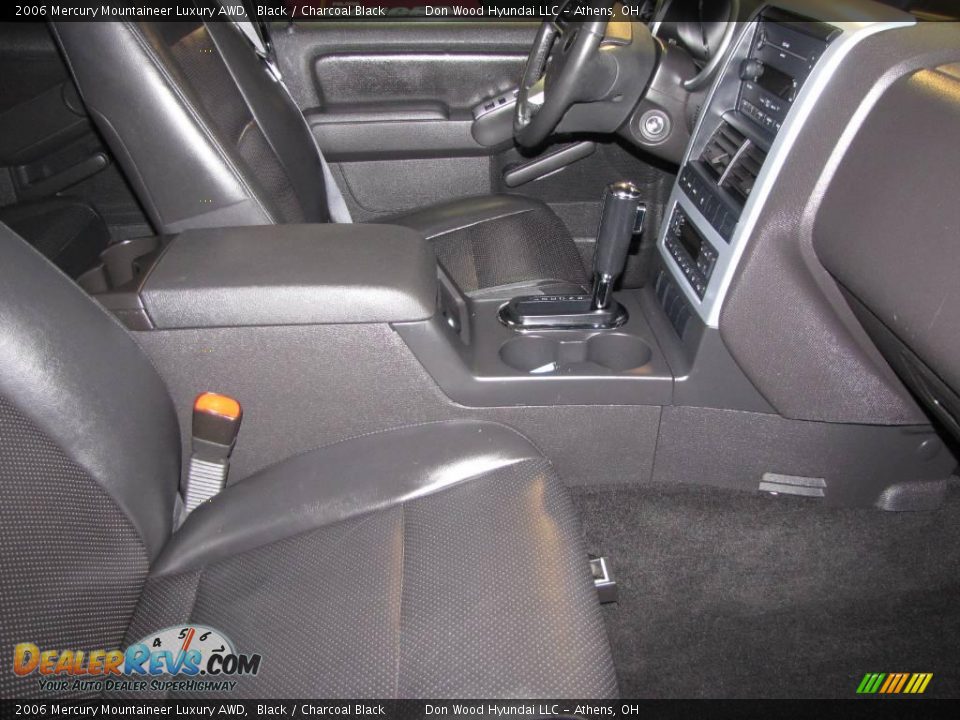 2006 Mercury Mountaineer Luxury AWD Black / Charcoal Black Photo #10