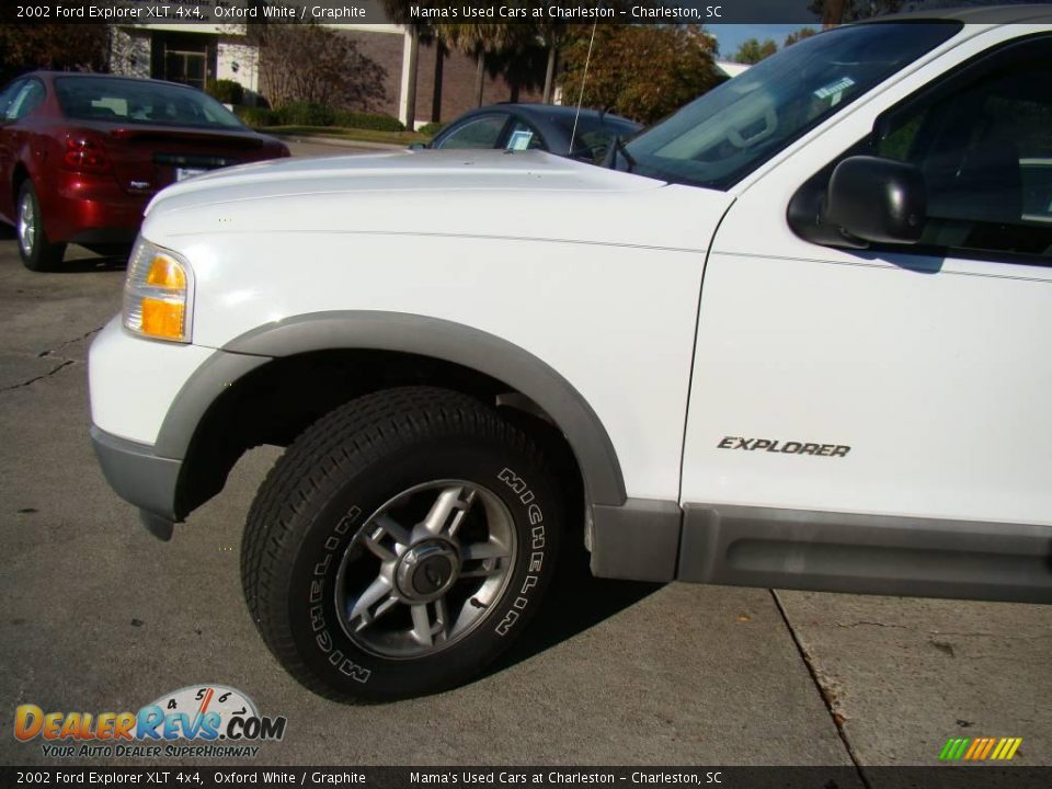 2002 Ford Explorer XLT 4x4 Oxford White / Graphite Photo #18