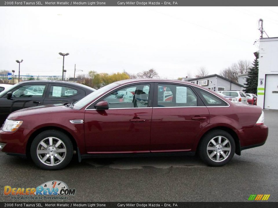 2008 Ford Taurus SEL Merlot Metallic / Medium Light Stone Photo #2