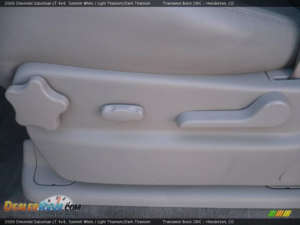 2009 Chevrolet Suburban LT 4x4 Summit White / Light Titanium/Dark Titanium Photo #24