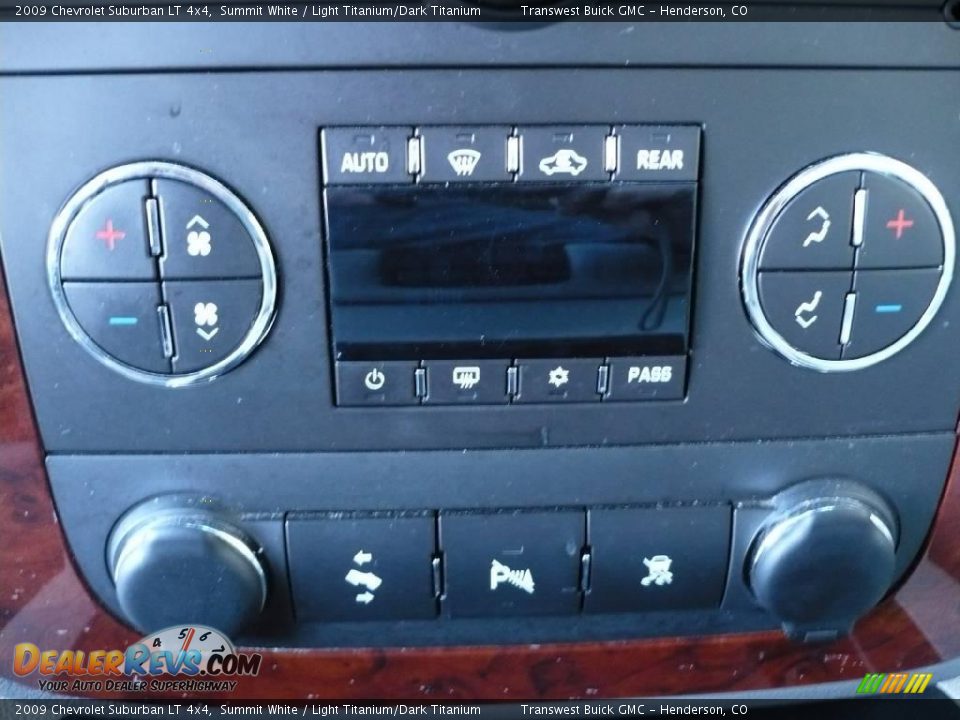 2009 Chevrolet Suburban LT 4x4 Summit White / Light Titanium/Dark Titanium Photo #31