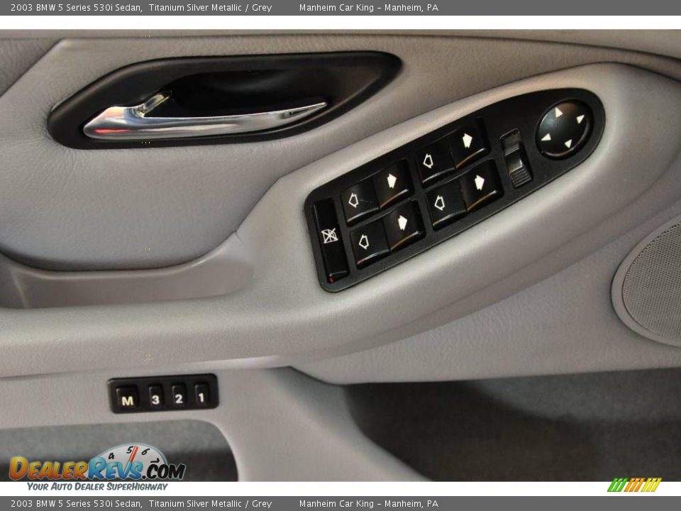 2003 BMW 5 Series 530i Sedan Titanium Silver Metallic / Grey Photo #14