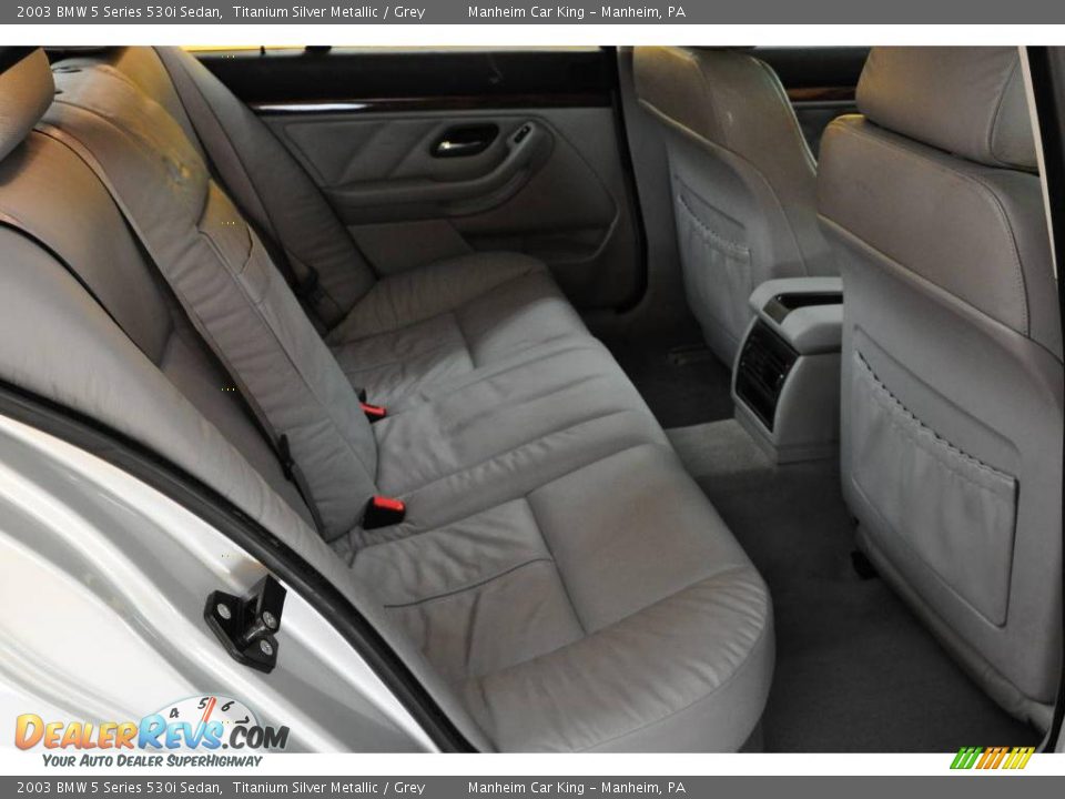 2003 BMW 5 Series 530i Sedan Titanium Silver Metallic / Grey Photo #17