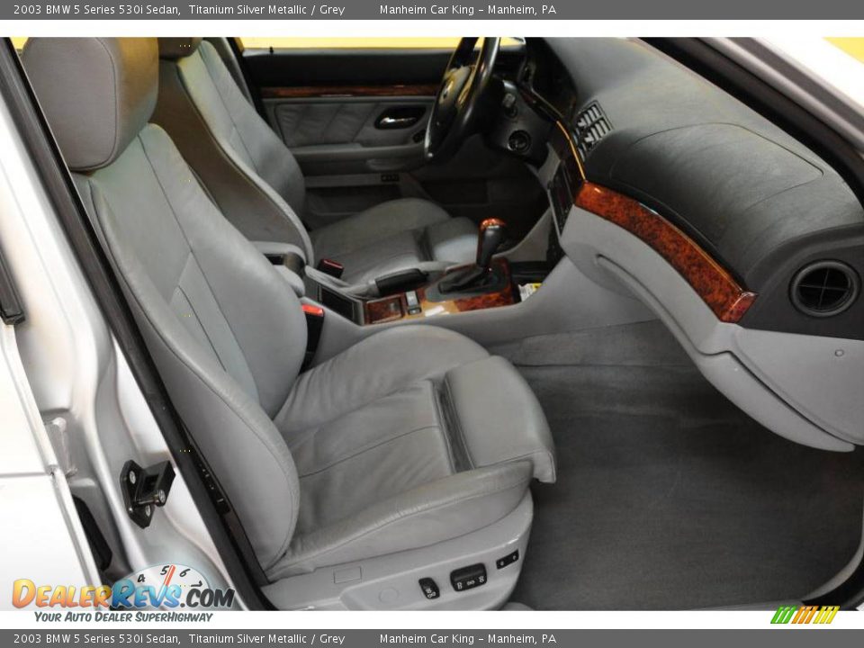 2003 BMW 5 Series 530i Sedan Titanium Silver Metallic / Grey Photo #18