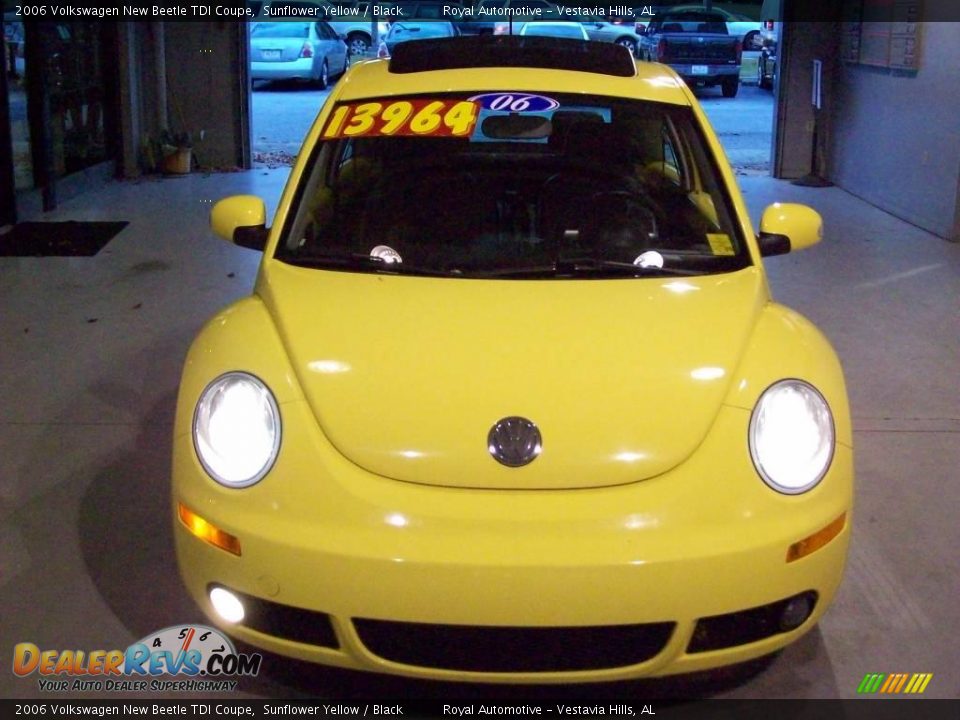 2006 Volkswagen New Beetle TDI Coupe Sunflower Yellow / Black Photo #2
