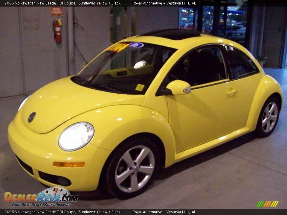 2006 Volkswagen New Beetle TDI Coupe Sunflower Yellow / Black Photo #3