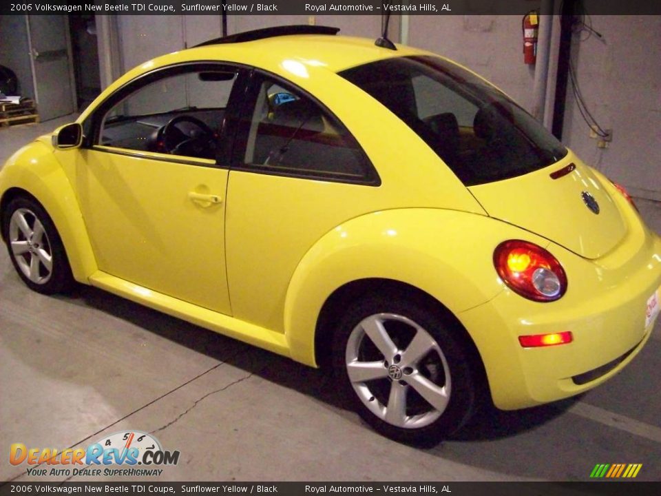 2006 Volkswagen New Beetle TDI Coupe Sunflower Yellow / Black Photo #4