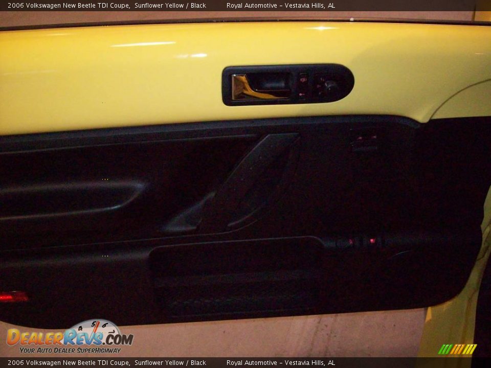 2006 Volkswagen New Beetle TDI Coupe Sunflower Yellow / Black Photo #11