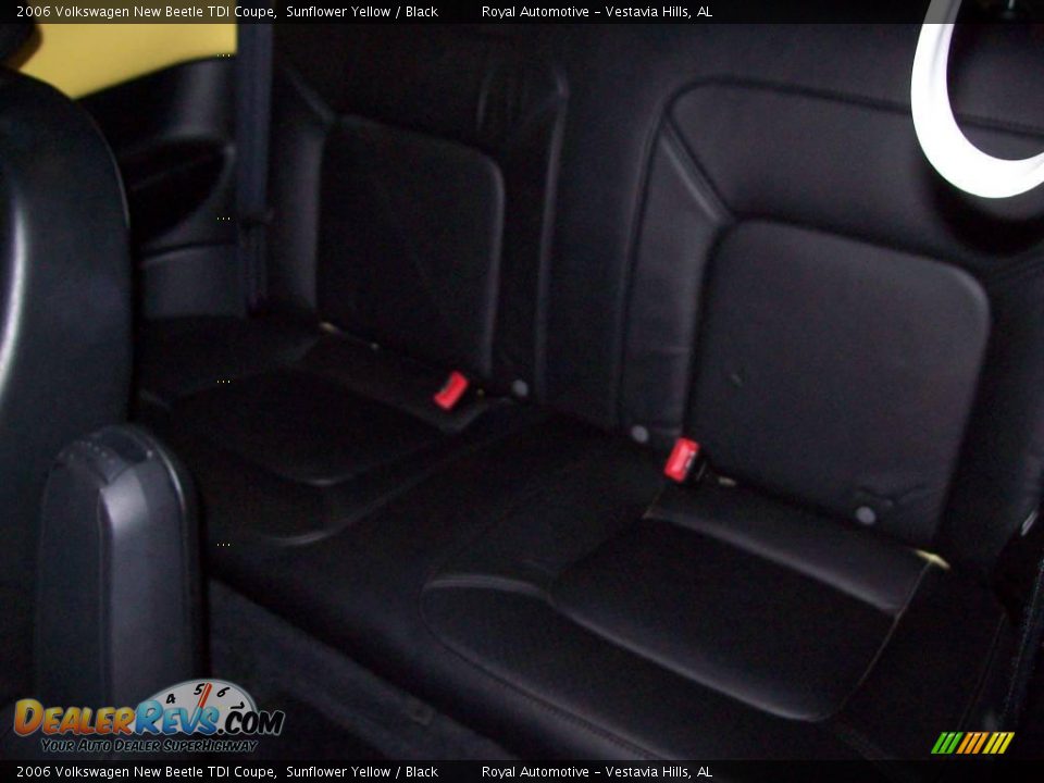 2006 Volkswagen New Beetle TDI Coupe Sunflower Yellow / Black Photo #22