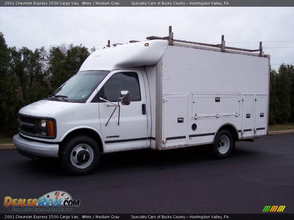 2001 Chevrolet Express 3500 Cargo Van White / Medium Gray Photo #1