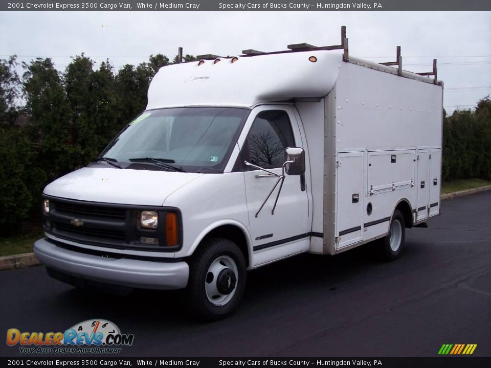 2001 Chevrolet Express 3500 Cargo Van White / Medium Gray Photo #2