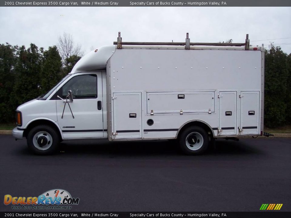 2001 Chevrolet Express 3500 Cargo Van White / Medium Gray Photo #5