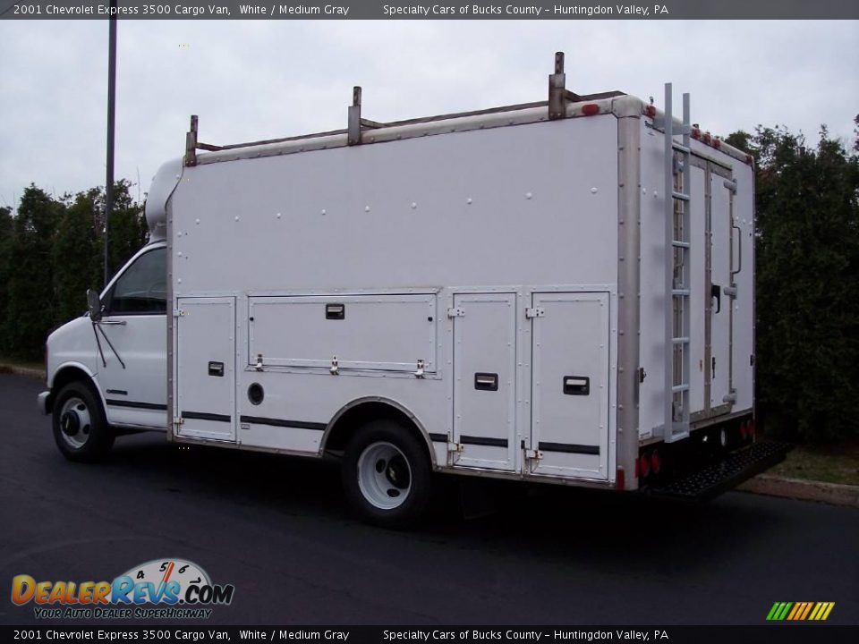2001 Chevrolet Express 3500 Cargo Van White / Medium Gray Photo #7