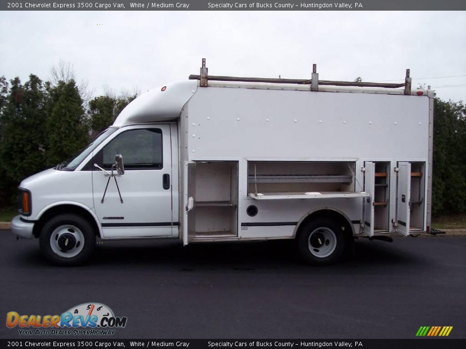 2001 Chevrolet Express 3500 Cargo Van White / Medium Gray Photo #10