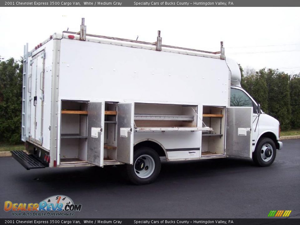 2001 Chevrolet Express 3500 Cargo Van White / Medium Gray Photo #22