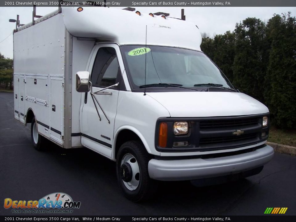 2001 Chevrolet Express 3500 Cargo Van White / Medium Gray Photo #27