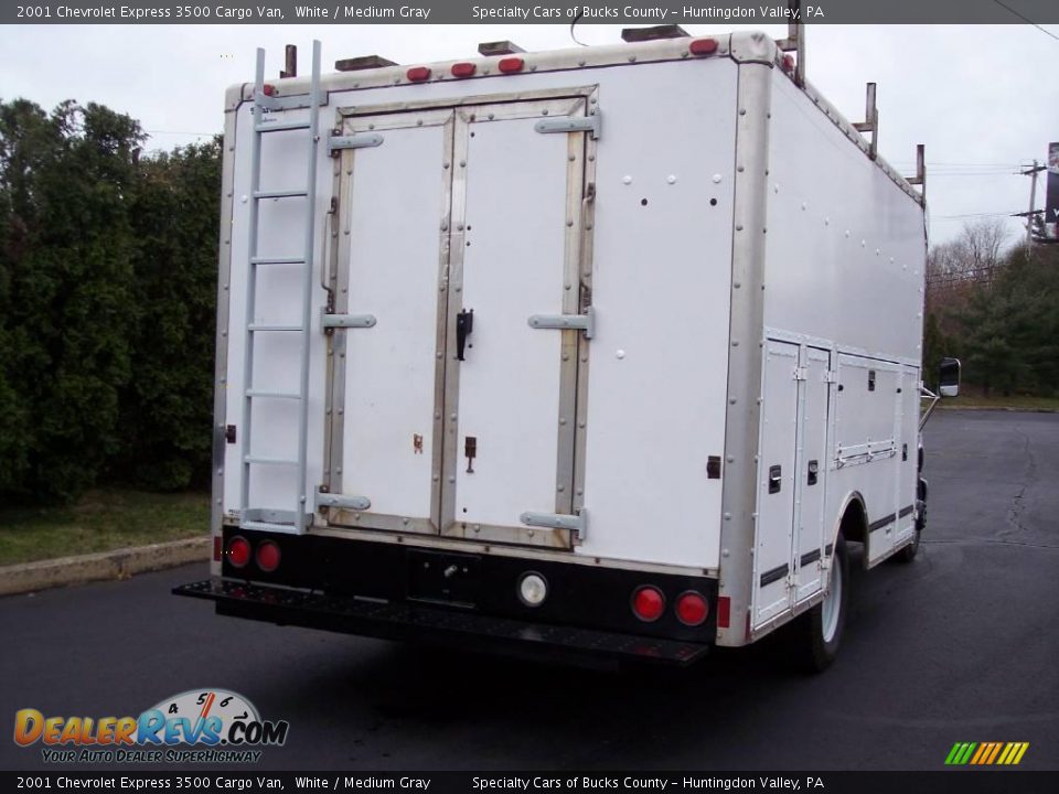 2001 Chevrolet Express 3500 Cargo Van White / Medium Gray Photo #29