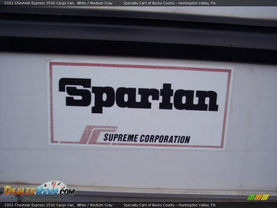 2001 Chevrolet Express 3500 Cargo Van White / Medium Gray Photo #31