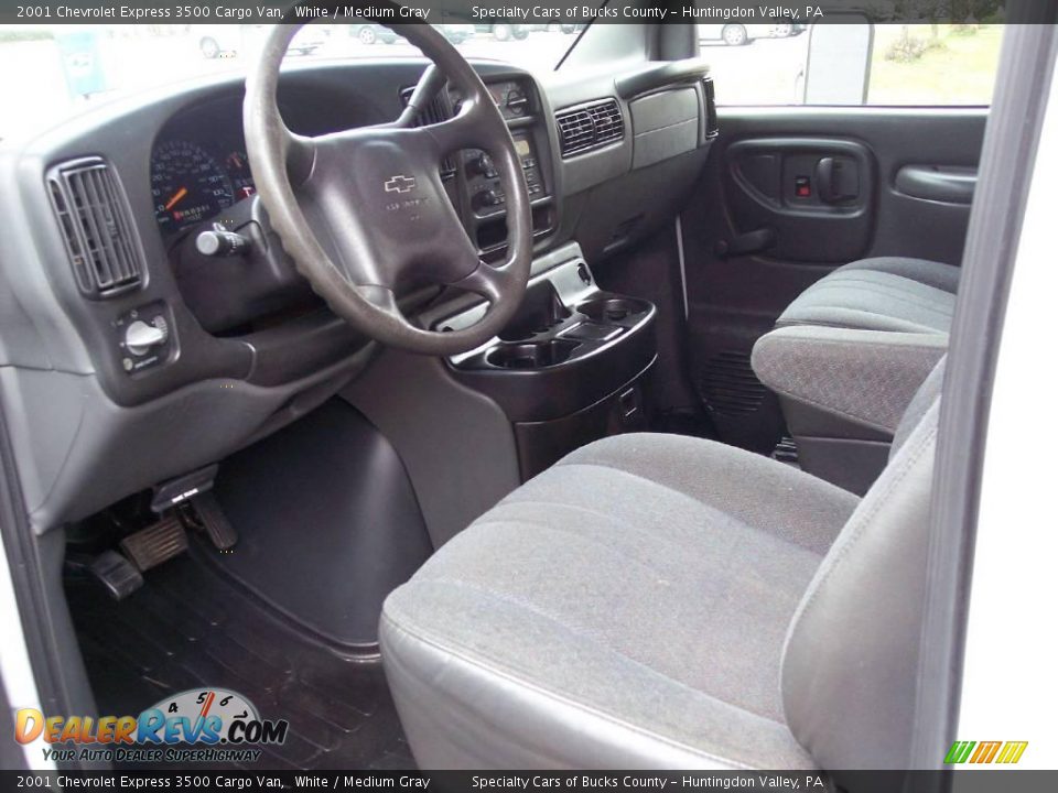 2001 Chevrolet Express 3500 Cargo Van White / Medium Gray Photo #32